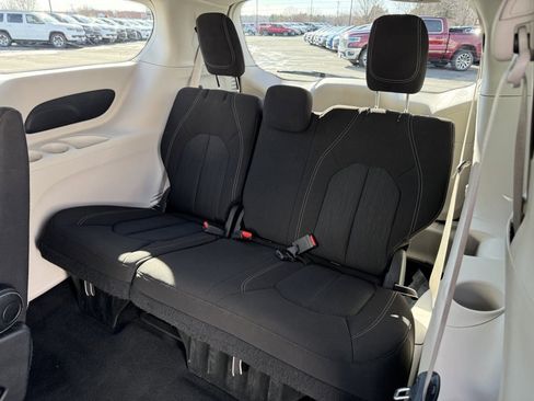 Used 2023 Chrysler Voyager LX image 14