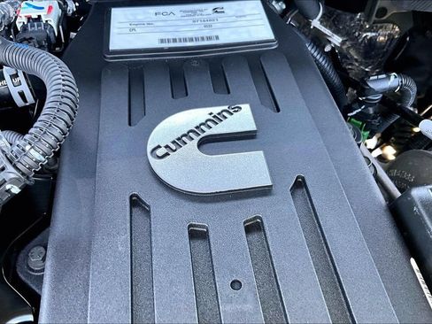 New 2026 RAM 2500 Big Horn AWD/4WD image 19