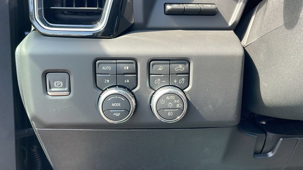 New 2026 GMC Sierra 3500 Denali Ultimate AWD/4WD image 26