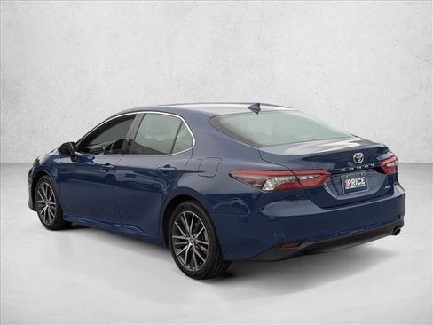 Used 2024 Toyota Camry XLE FWD image 8