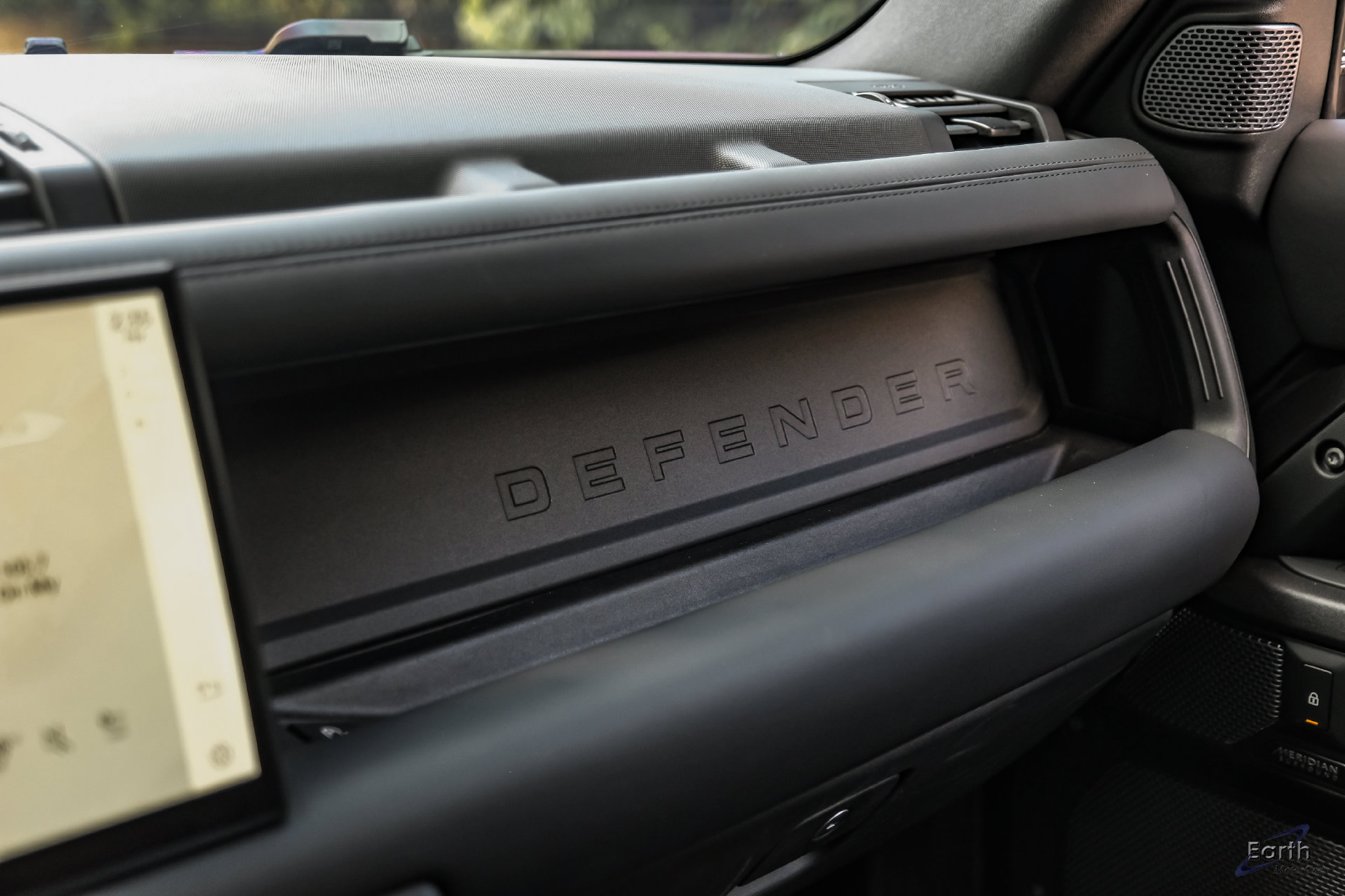 Used 2023 Land Rover Defender 90 V8 AWD/4WD image 63