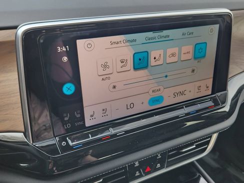 New 2026 Volkswagen Atlas SE image 10