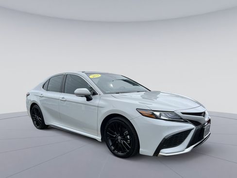 Used 2023 Toyota Camry XSE w/ Navigation Package image 7