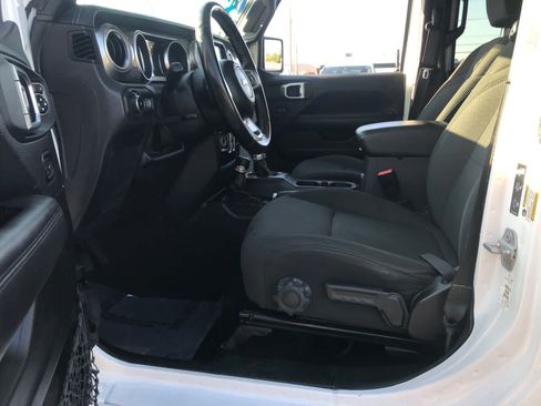 Used 2021 Jeep Wrangler Unlimited Sahara w/ Uconnect 4C Nav & Sound Group AWD/4WD image 19