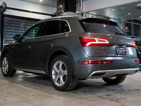 Used 2020 Audi Q5 2.0T Premium w/ Convenience Package image 4