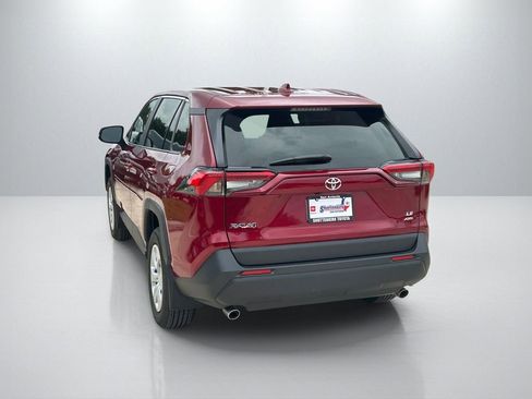 Used 2025 Toyota RAV4 LE AWD/4WD image 7