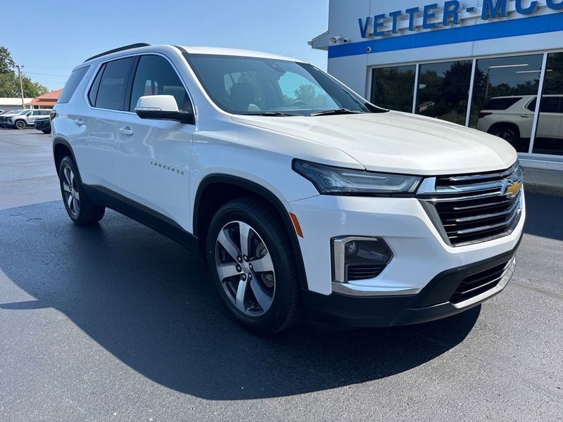 Certified 2023 Chevrolet Traverse LT w/ LT Premium Package image 1