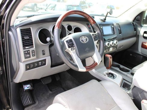 Used 2014 Toyota Sequoia Platinum image 16