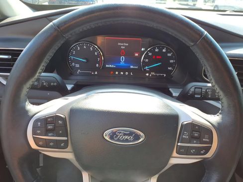 Used 2023 Ford Explorer XLT w/ Equipment Group 202A AWD/4WD image 11