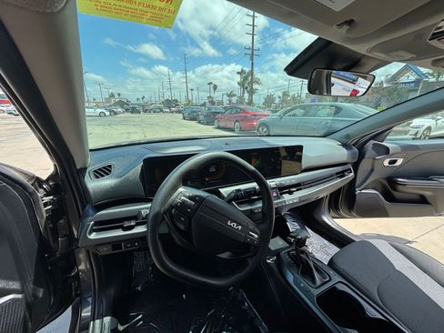 Used 2025 Kia K4 FWD image 35