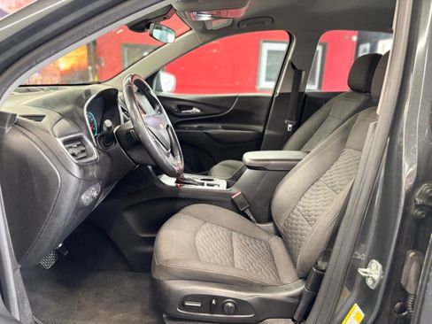 Used 2019 Chevrolet Equinox LT w/ Driver Convenience Package FWD image 9