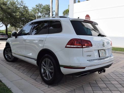 Used 2016 Volkswagen Touareg TDI AWD/4WD image 5