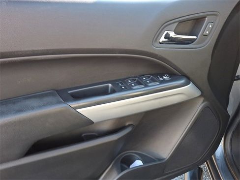 Used 2018 Chevrolet Colorado ZR2 image 12