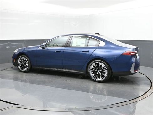New 2025 BMW 530i w/ Executive Package image 7