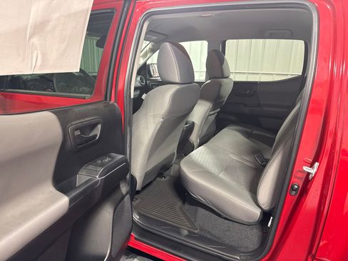 Used 2022 Toyota Tacoma SR AWD/4WD image 14