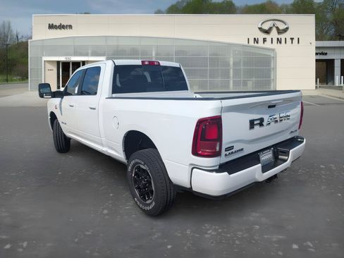 Used 2026 RAM 2500 Laramie AWD/4WD image 5