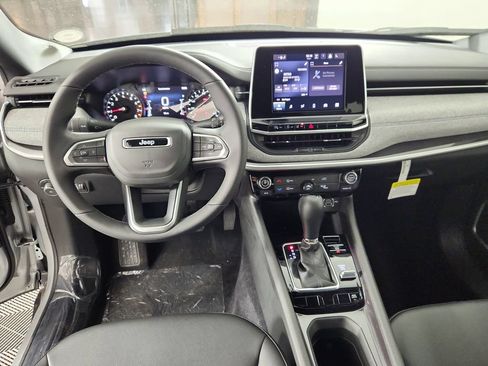 New 2025 Jeep Compass Latitude AWD/4WD image 9