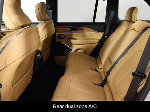 Used 2025 Jeep Grand Cherokee Summit AWD/4WD image 16
