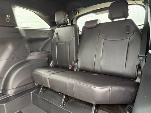 Used 2025 Toyota Sienna XSE image 29