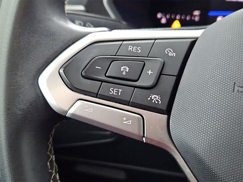 Certified 2022 Volkswagen Tiguan SE image 23