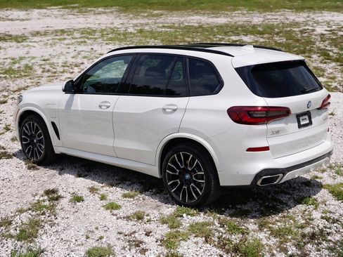 Used 2024 BMW X5 xDrive50e w/ M Sport Package AWD/4WD image 6