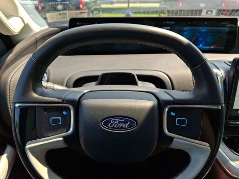 Certified 2025 Ford Expedition Max Platinum AWD/4WD image 23