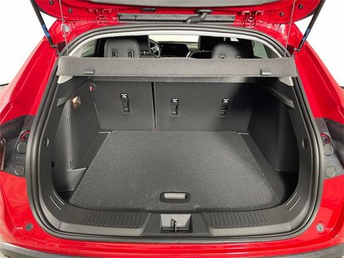 New 2026 Chevrolet Trax LT w/ LT Convenience Package image 15