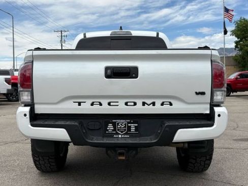 Used 2023 Toyota Tacoma TRD Sport w/ TRD Premium Sport Package AWD/4WD image 7