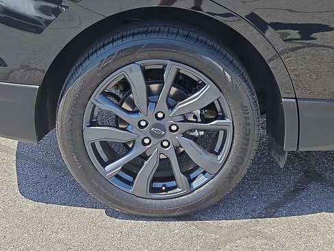 Used 2023 Chevrolet Equinox RS w/ RS Leather Package FWD image 7