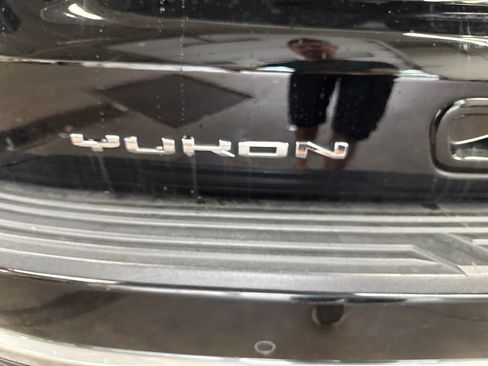 Used 2022 GMC Yukon XL Denali AWD/4WD image 16