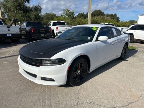 Certified 2020 Dodge Charger SXT image 40
