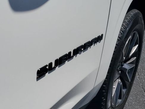Used 2021 Chevrolet Suburban Z71 AWD/4WD image 8