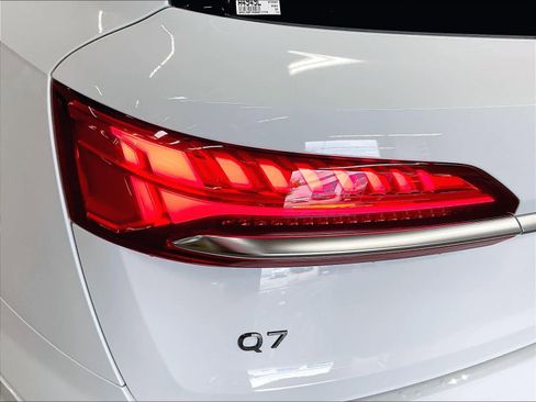 Certified 2025 Audi Q7 3.0T Premium Plus w/ Premium Plus Package AWD/4WD image 31