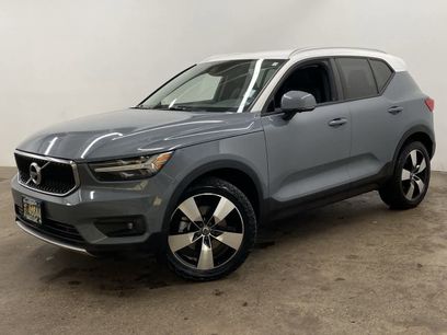 Used 2020 Volvo XC40 T5 Momentum w/ Protection Package Premier