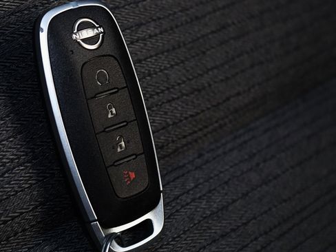 Used 2023 Nissan Rogue SV image 35