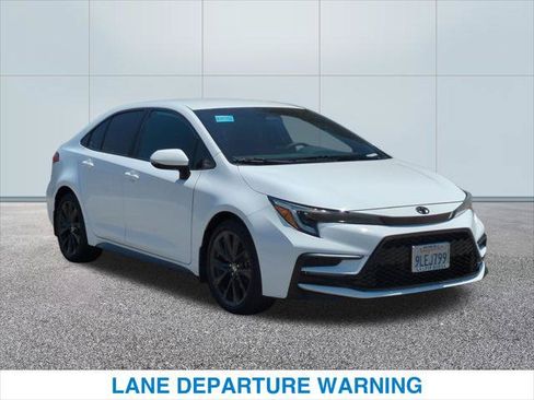 Used 2024 Toyota Corolla SE w/ SE Convenience Package FWD image 4