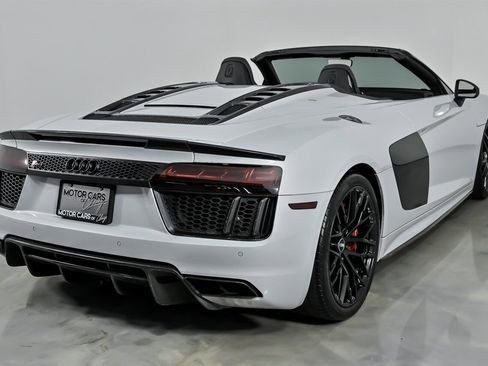 Used 2018 Audi R8 V10 plus image 12