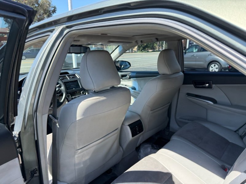 Used 2012 Toyota Camry XLE w/ Leather Pkg FWD image 15