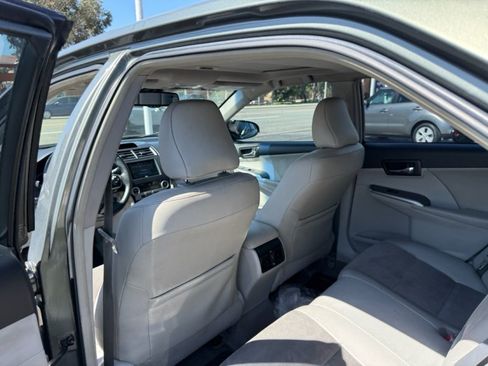 Used 2012 Toyota Camry XLE w/ Leather Pkg FWD image 15