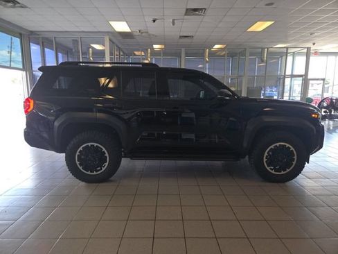 Used 2025 Toyota 4Runner TRD Off-Road Premium AWD/4WD image 9