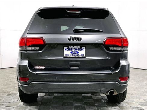Used 2021 Jeep Grand Cherokee Laredo X image 4