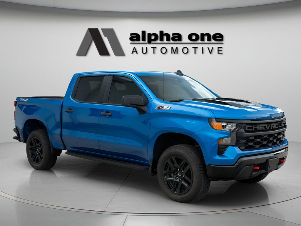 Used 2022 Chevrolet Silverado 1500 Custom Trail Boss w/ LPO, Dark Essentials Package AWD/4WD image 3