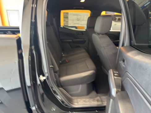 New 2026 Chevrolet Colorado W/T w/ Advanced Trailering Package AWD/4WD image 18