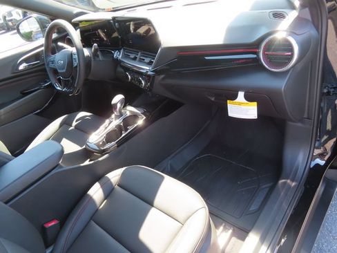 Used 2026 Chevrolet Trax RS w/ Sunroof Package FWD image 43