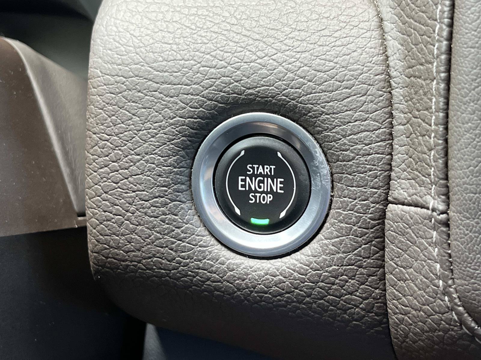 Used 2022 GMC Yukon Denali w/ Denali Ultimate Package AWD/4WD image 38