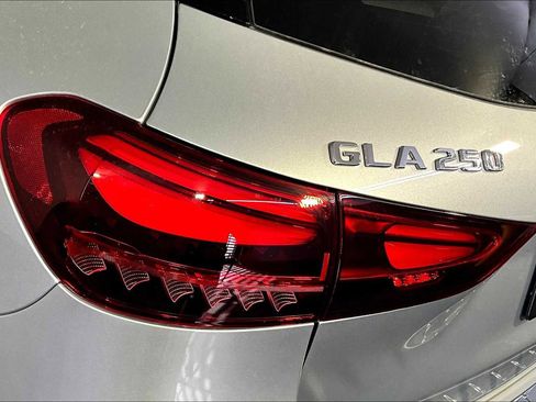 New 2026 Mercedes-Benz GLA 250 4MATIC image 5