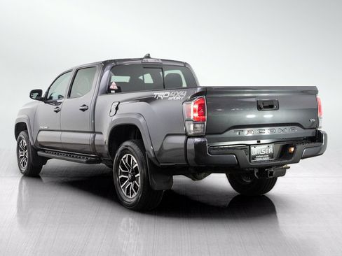Used 2020 Toyota Tacoma TRD Sport AWD/4WD image 3