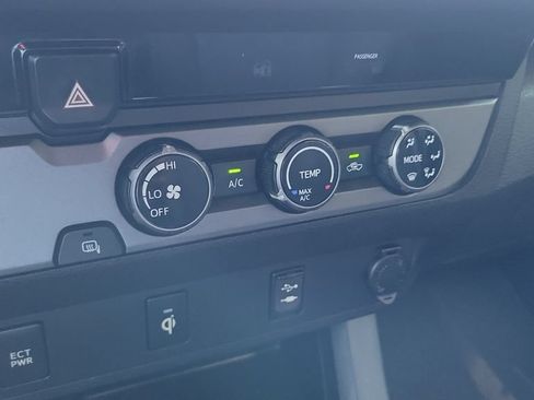 Used 2017 Toyota Tacoma TRD Sport w/ Tow Package RWD image 26