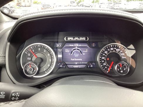 Used 2025 RAM 1500 Laramie AWD/4WD image 16