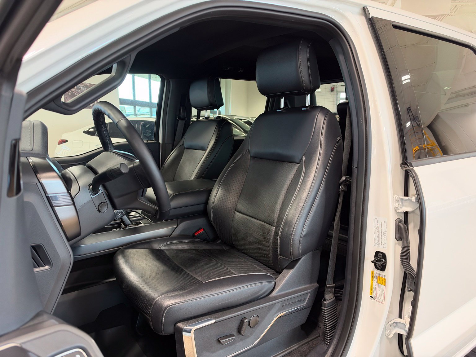 Used 2024 Ford F150 Lariat w/ FX4 Off-Road Package AWD/4WD image 14